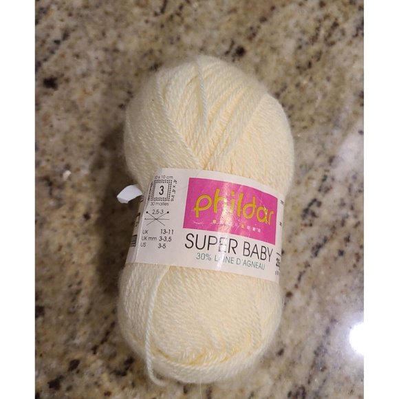 Phildar Super Baby Poussin Pale Yellow 08 oz. 117 yds. acrylic/lambswool yarn - Picture 1 of 6